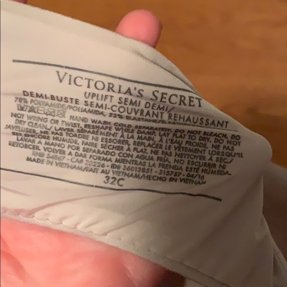 VS white bra - Picture 2 of 2